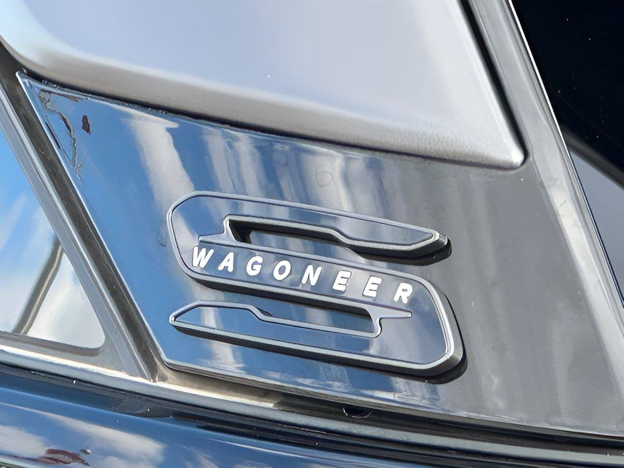 Used 2025 Jeep Wagoneer S Limited AWD/4WD image 13