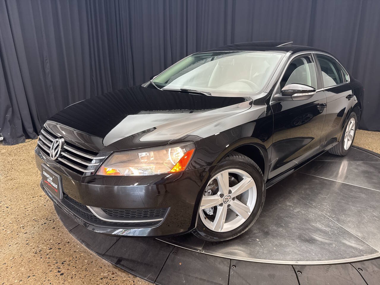 Used 2012 Volkswagen Passat 2.5 SE FWD image 2