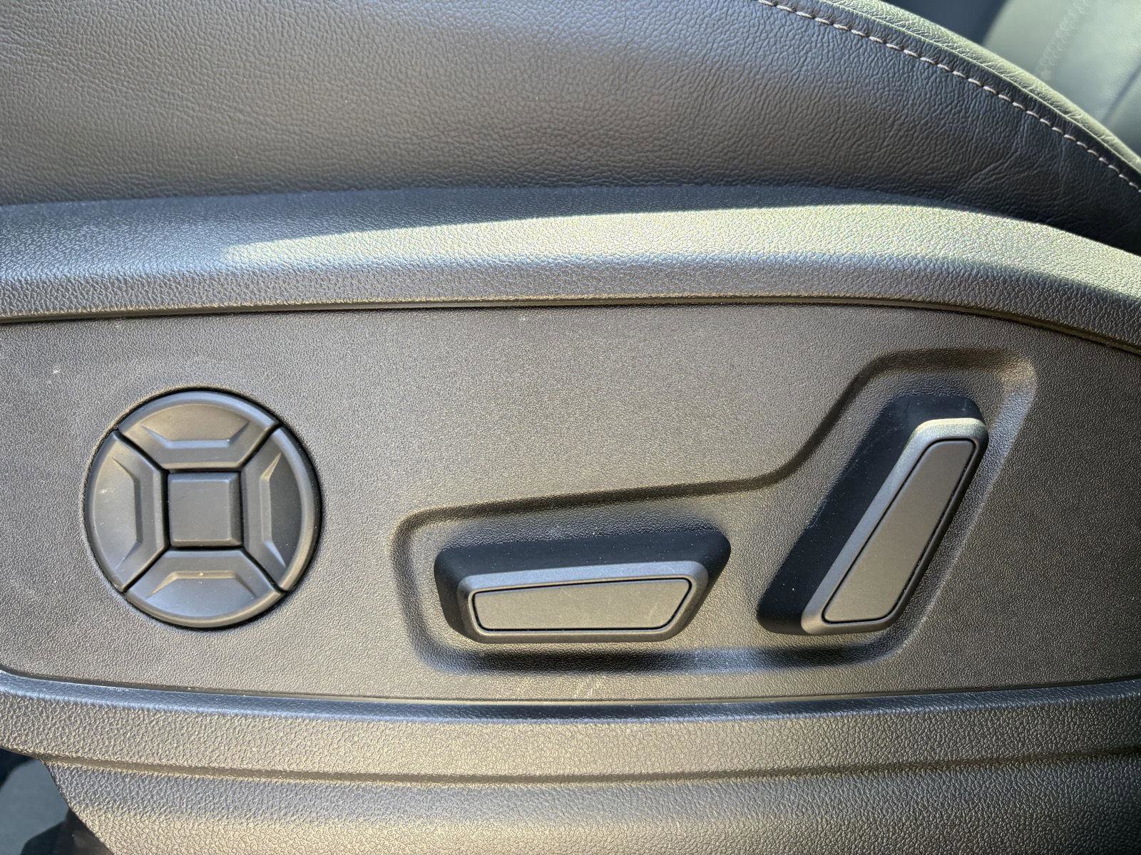 Used 2025 Audi Q5 Premium Plus w/ Premium Plus AWD/4WD image 11