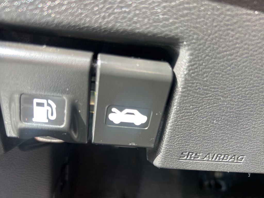 Used 2023 Nissan Kicks SV image 16