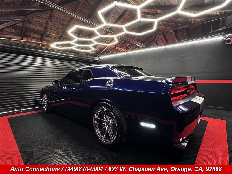 Used 2014 Dodge Challenger SRT8 RWD image 4
