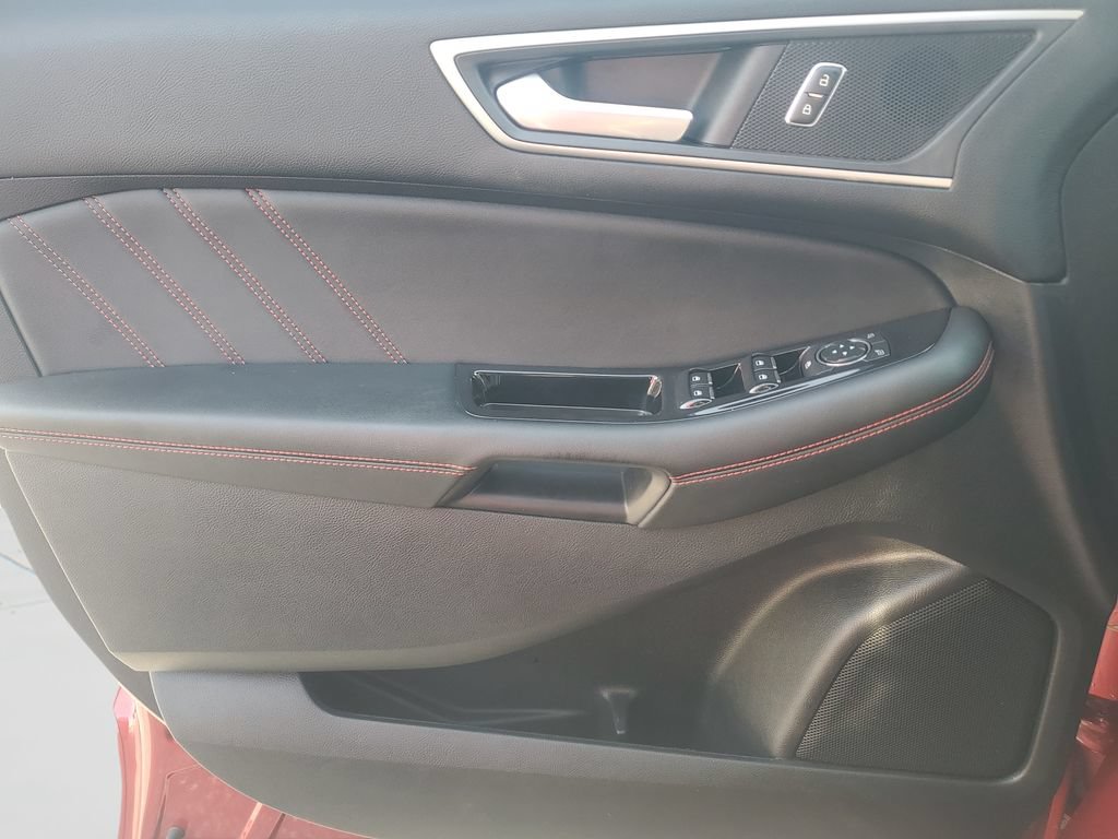 Used 2020 Ford Edge ST-Line FWD image 14