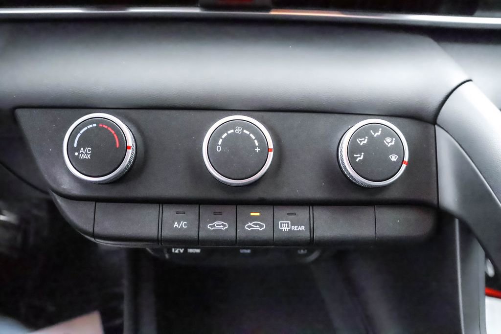 Certified 2023 Hyundai Elantra SE w/ Cargo Package image 16