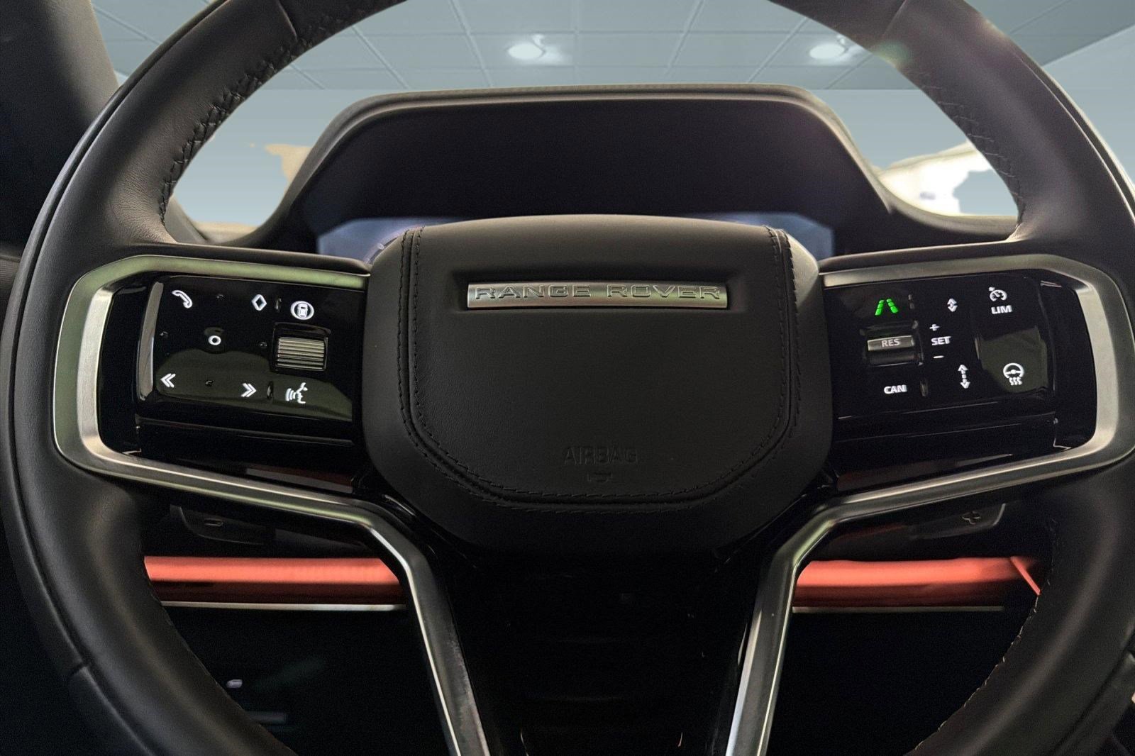 Used 2025 Land Rover Range Rover Sport SE image 16