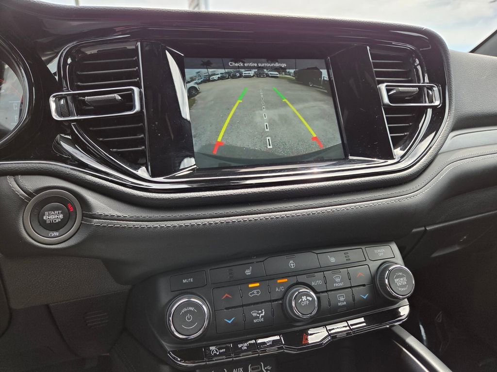 Used 2023 Dodge Durango SXT image 30