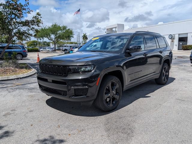 Used 2024 Jeep Grand Cherokee L Limited w/ Luxury Tech Group II RWD image 3