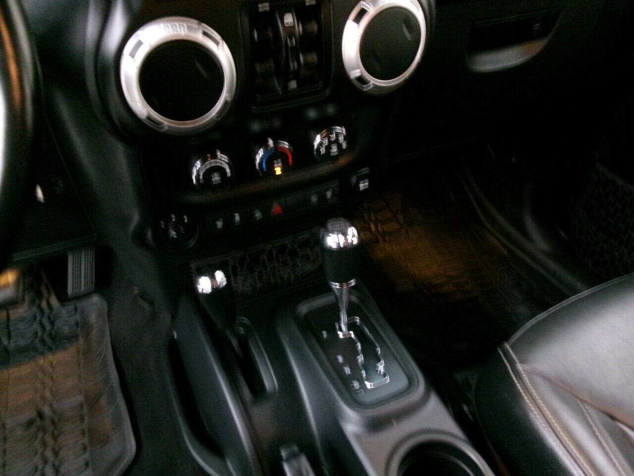 Used 2016 Jeep Wrangler Unlimited Rubicon image 33