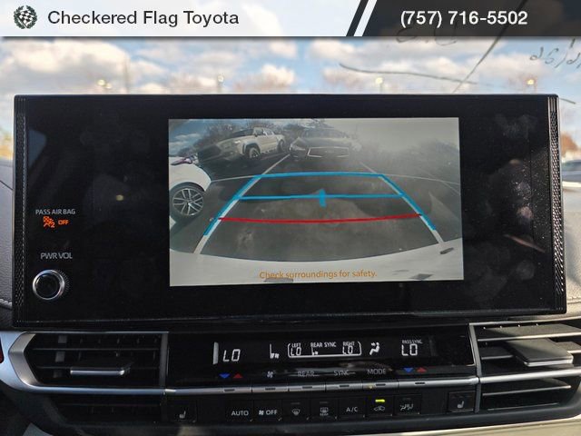 Used 2025 Toyota Sienna XSE w/ XSE Plus Package image 16