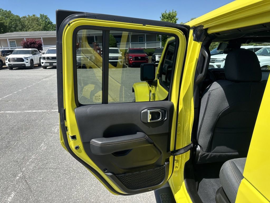 Used 2024 Jeep Wrangler Unlimited Sahara w/ Dual Top Group AWD/4WD image 22