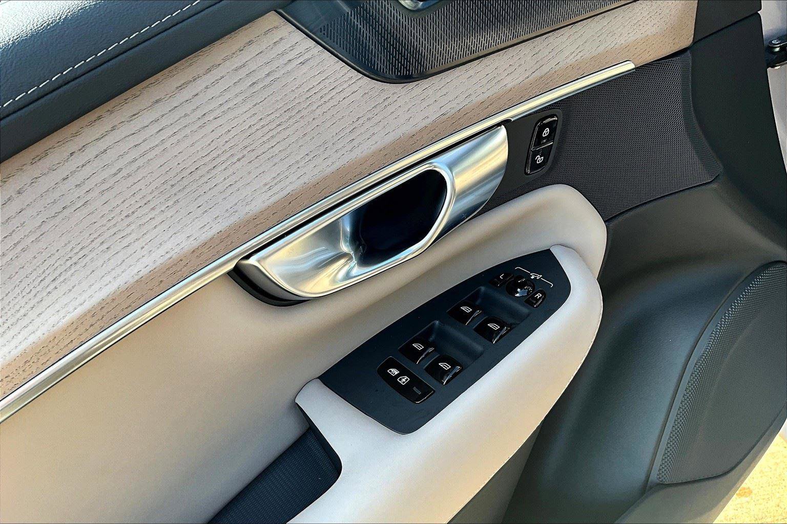New 2026 Volvo XC90 B6 Ultra image 22