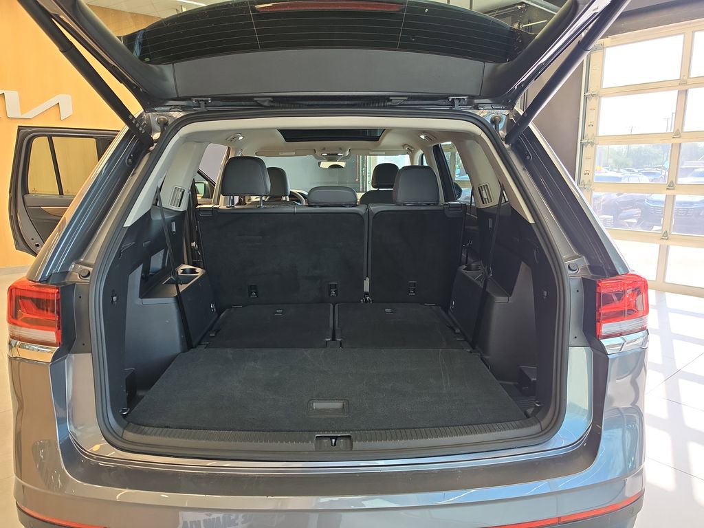 Used 2025 Volkswagen Atlas SE image 41
