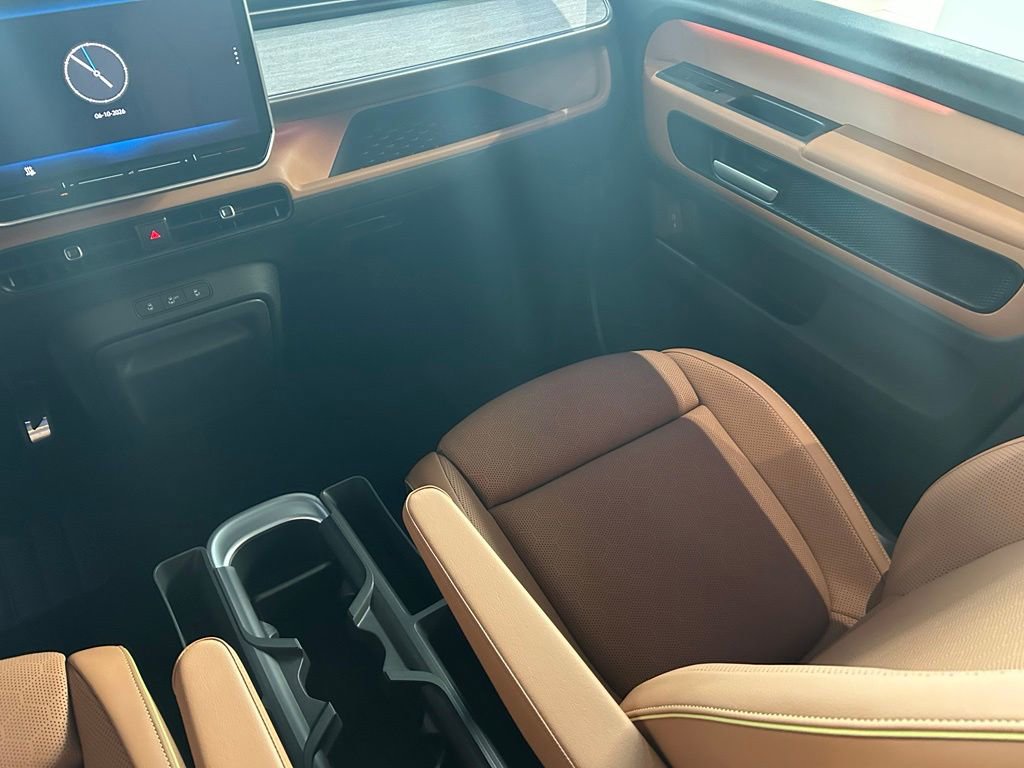 New 2025 Volkswagen ID. Buzz Pro S Plus AWD/4WD image 11