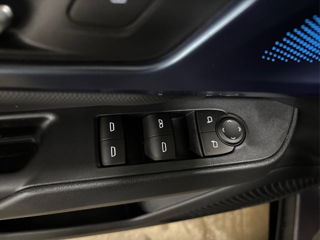 Used 2025 Chevrolet Equinox EV LT image 36