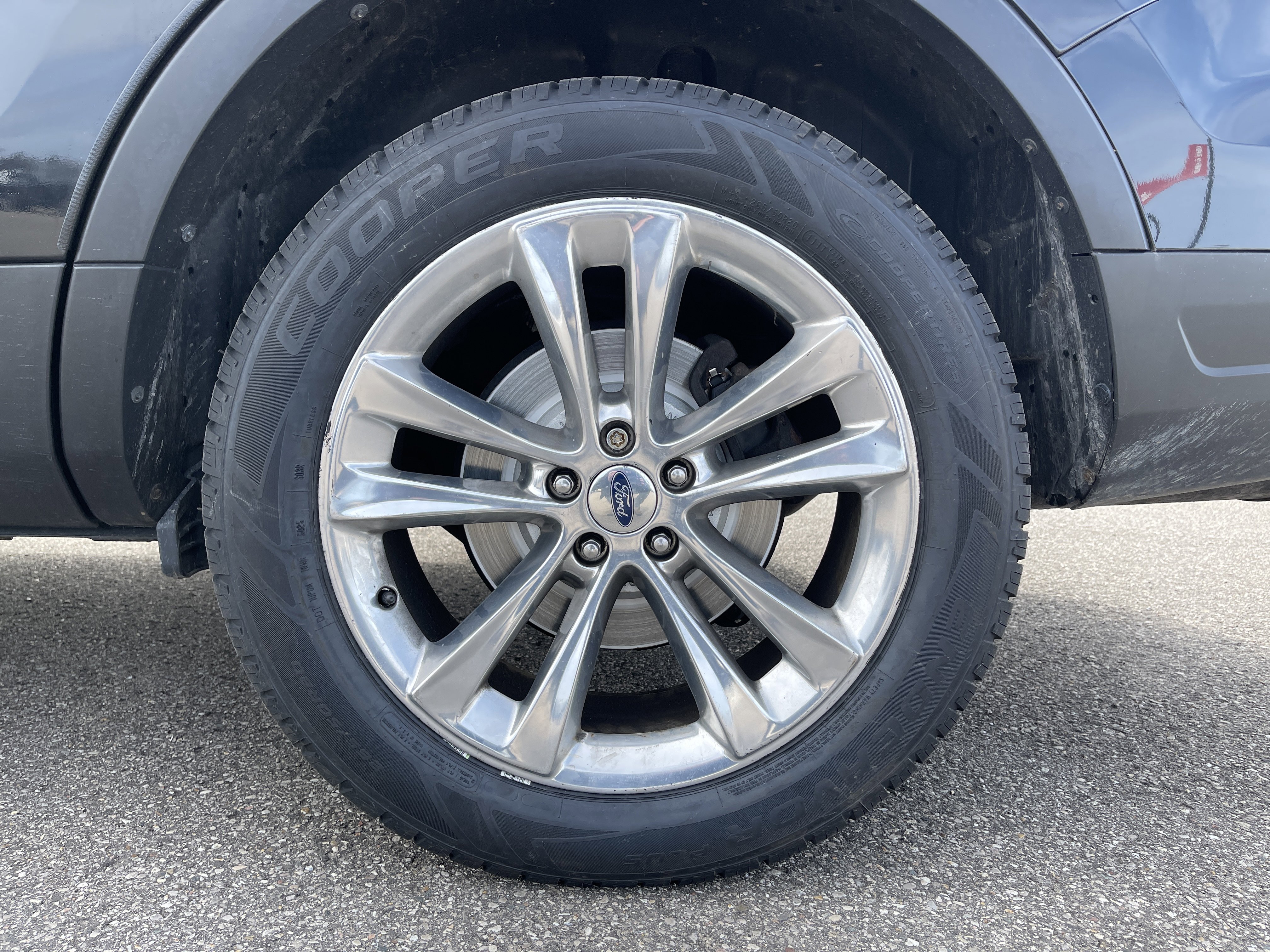 Used 2018 Ford Explorer XLT w/ Equipment Group 202A image 26