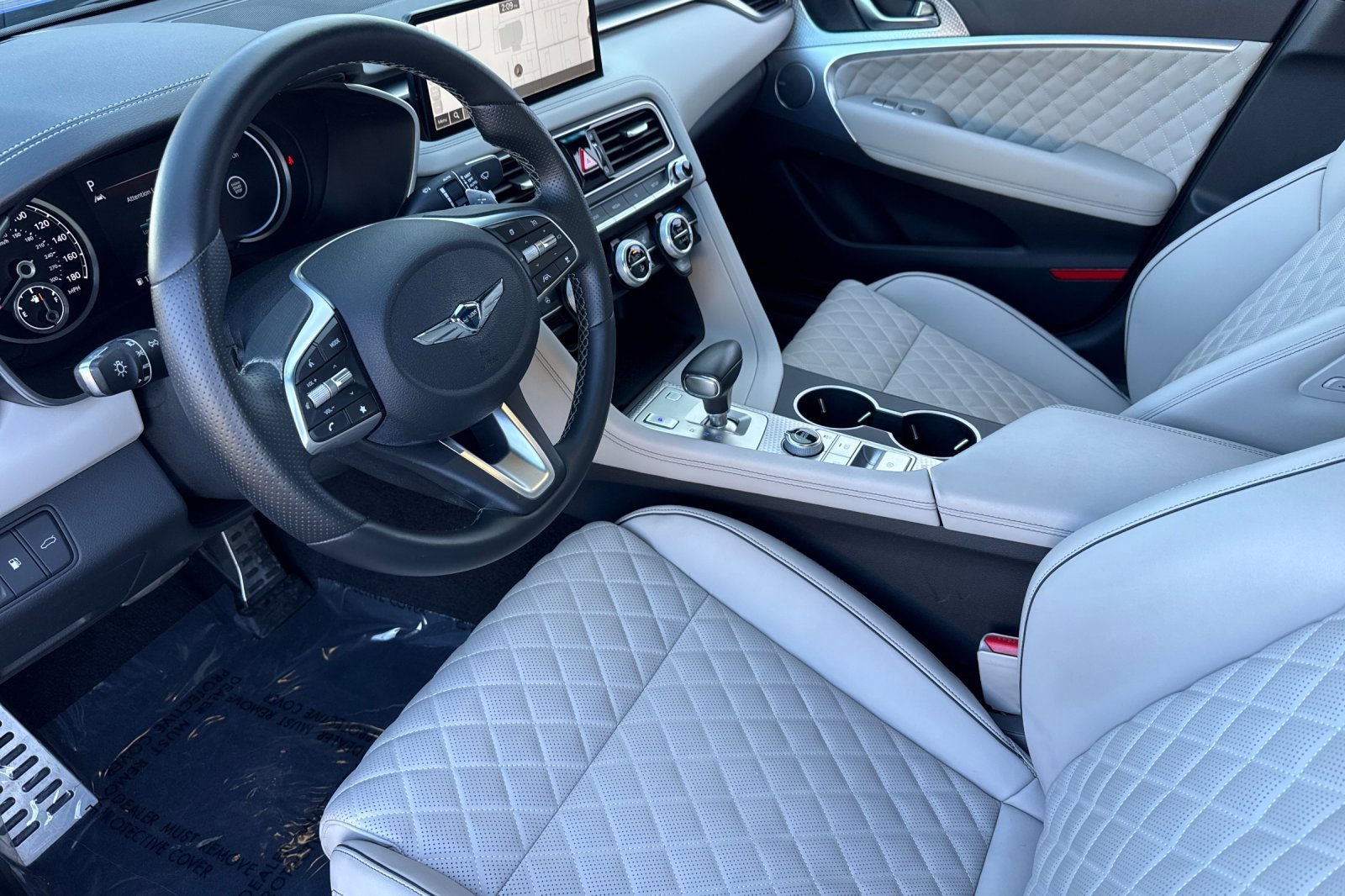 Used 2022 Genesis G70 3.3T image 9