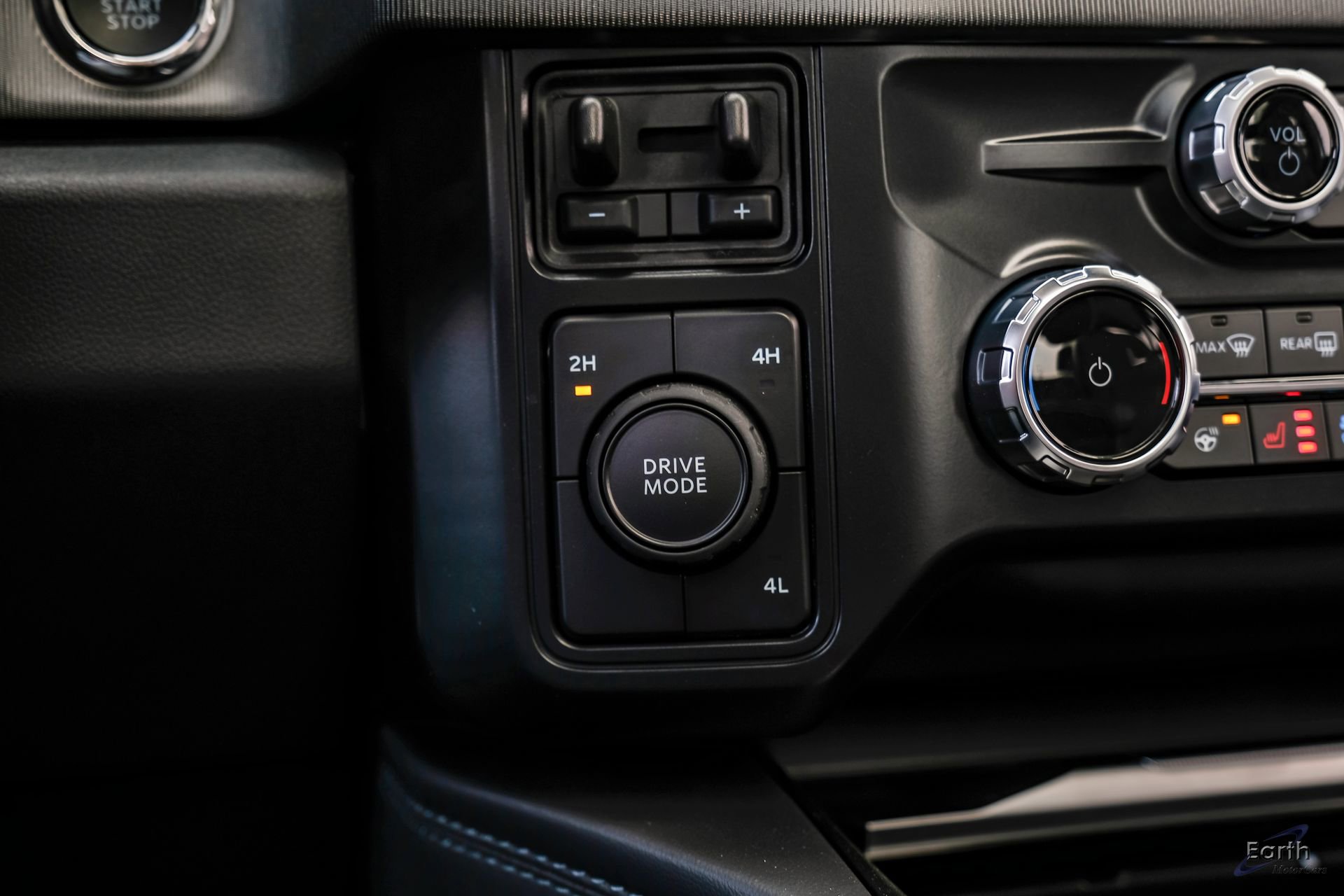 Used 2026 Ford F450 Platinum w/ FX4 Off-Road Package image 69