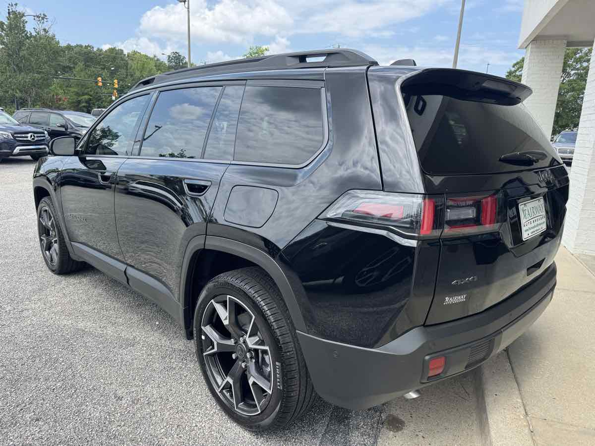 Used 2026 Jeep Cherokee Overland w/ Trailer Tow Group AWD/4WD image 37