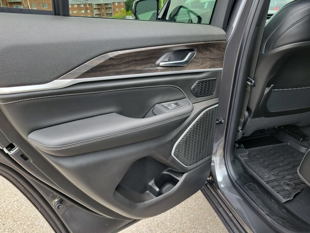 New 2026 Jeep Grand Cherokee Limited AWD/4WD image 10
