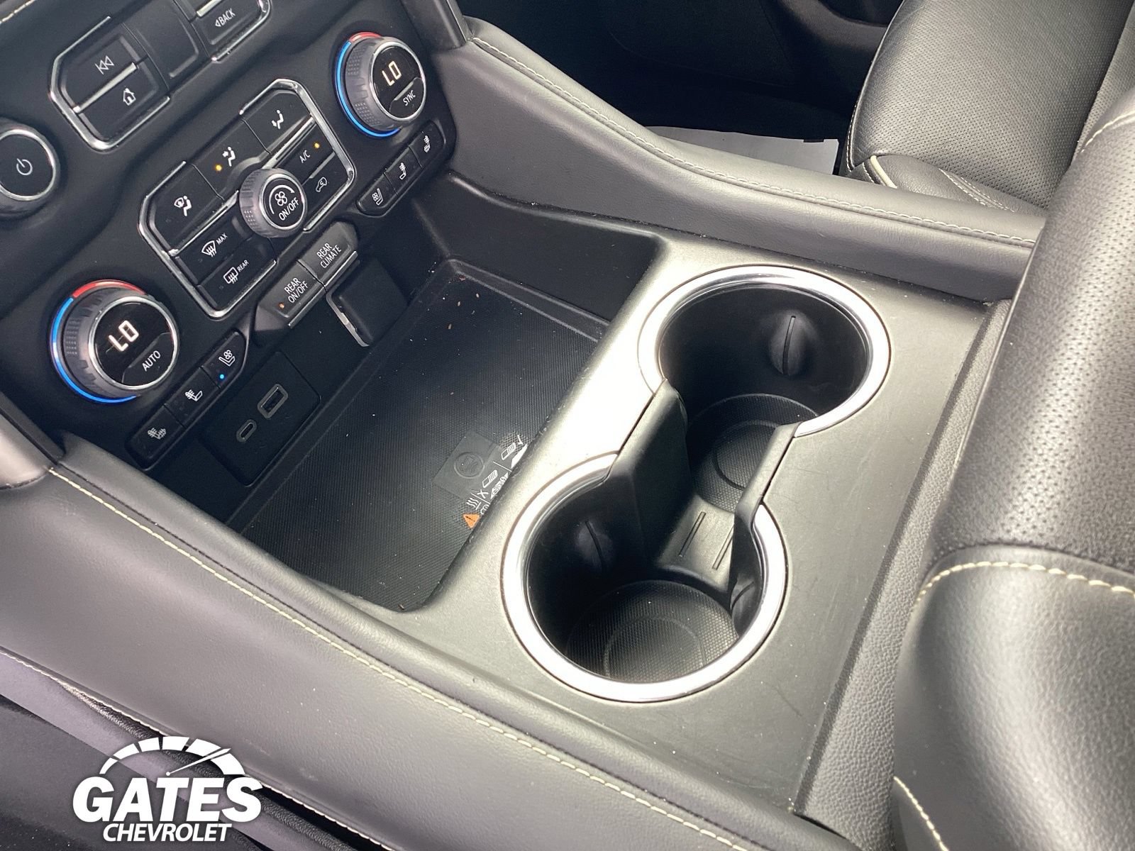 Used 2024 Chevrolet Tahoe Premier AWD/4WD image 30