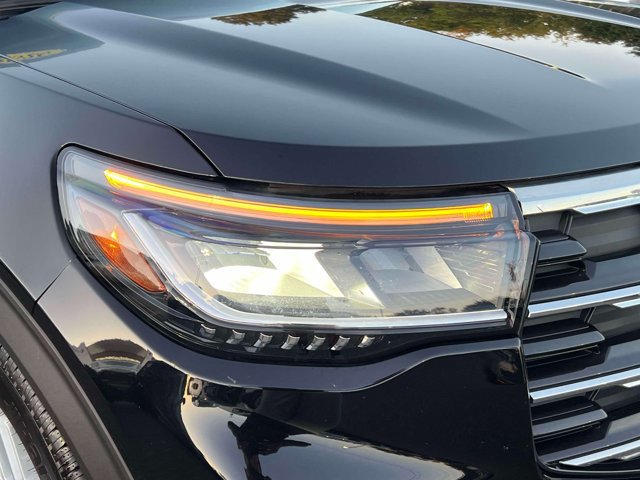 Used 2026 Ford Explorer Active AWD/4WD image 13
