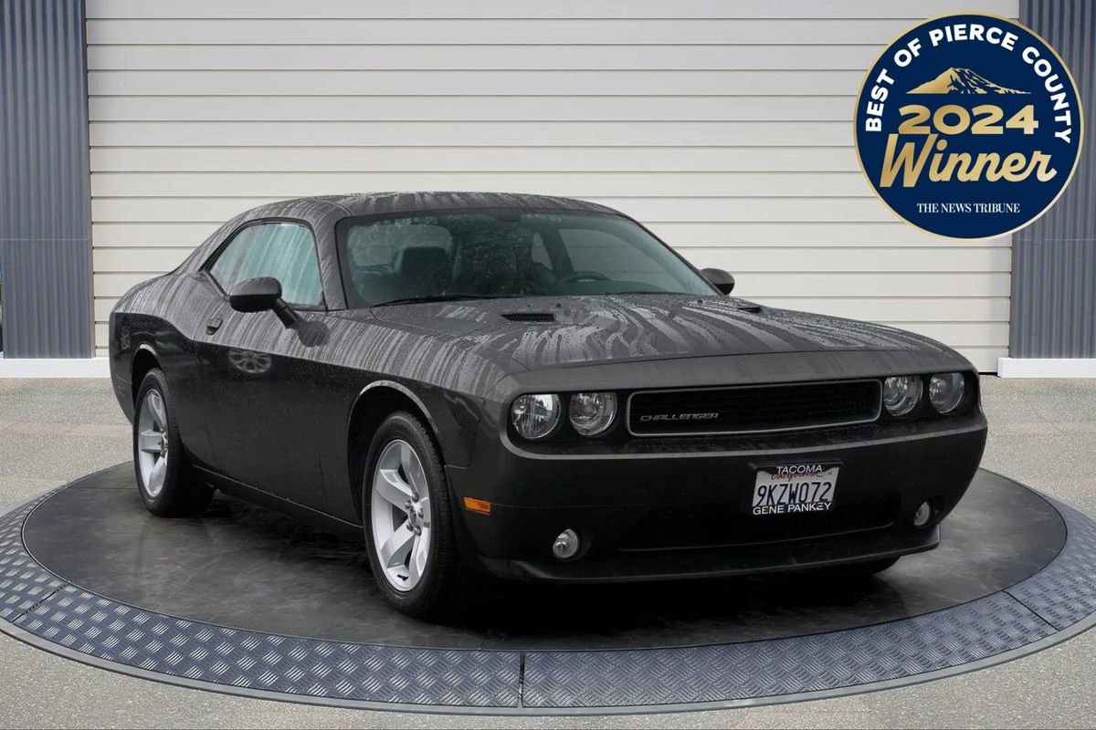 Used 2013 Dodge Challenger SXT Plus image 1