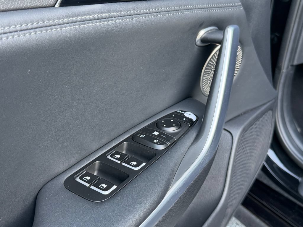 Used 2018 Kia Stinger Premium AWD/4WD image 12