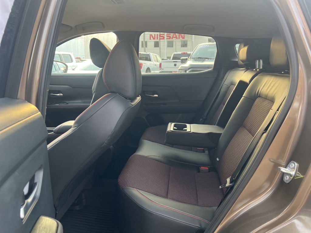 New 2025 Nissan Kicks SR image 13