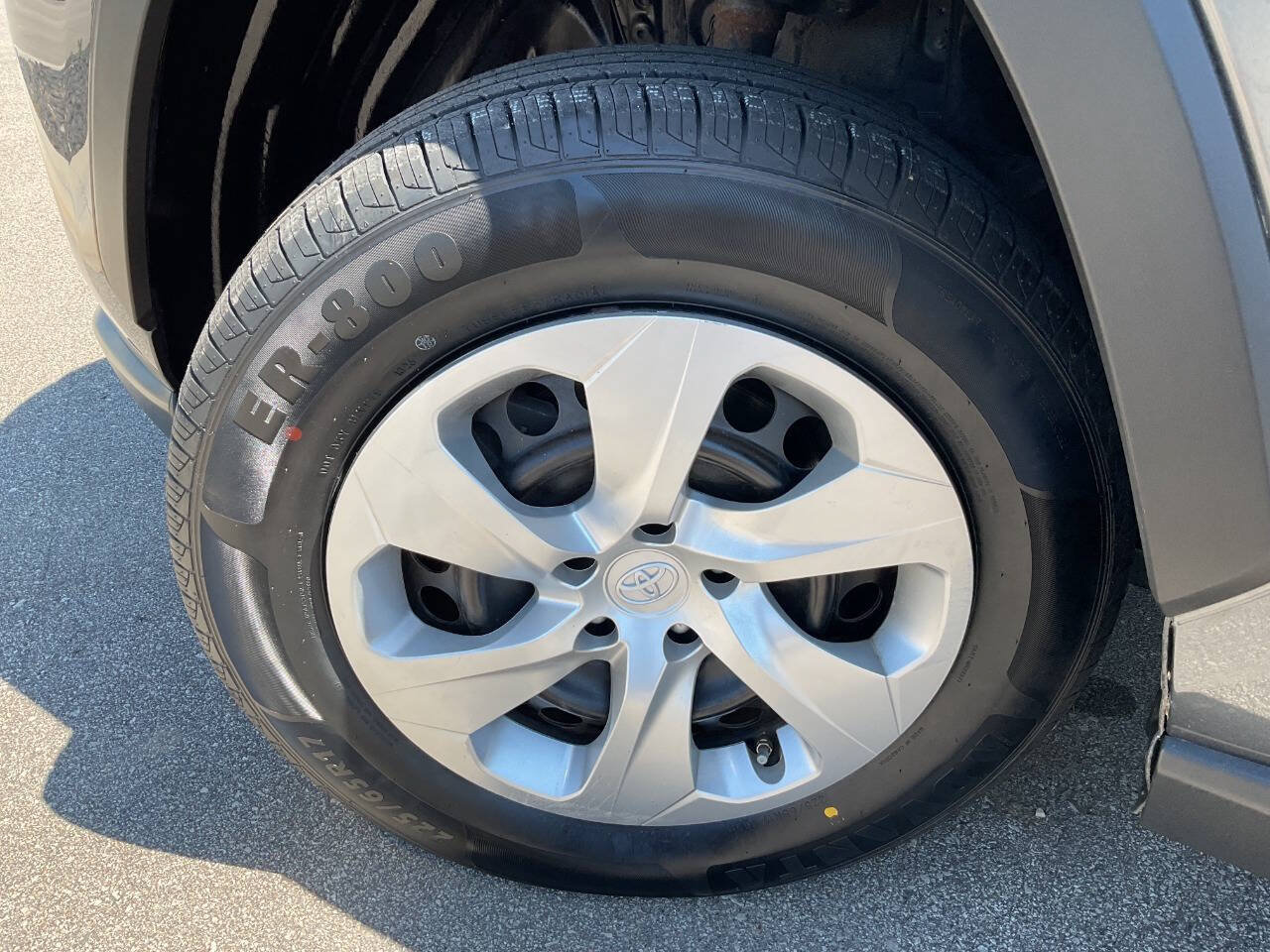 Used 2019 Toyota RAV4 LE w/ All Weather Liner Package AWD/4WD image 43