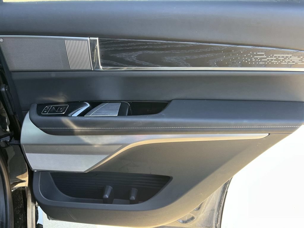 Certified 2026 Cadillac Vistiq Platinum w/ LPO, Floor Liner Package AWD/4WD image 28