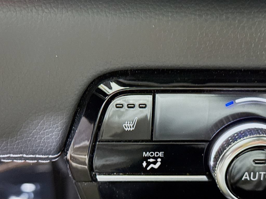 Used 2023 Honda Pilot Touring image 13