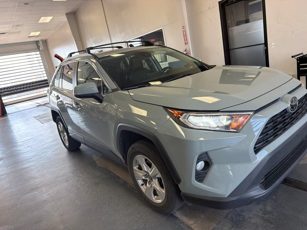 Used 2021 Toyota RAV4 XLE w/ Convenience Package AWD/4WD image 1