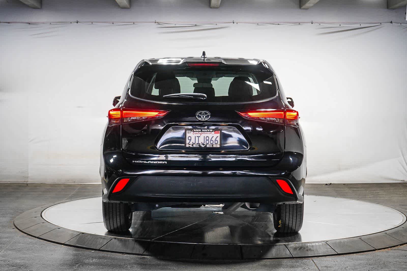 Used 2023 Toyota Highlander L image 5