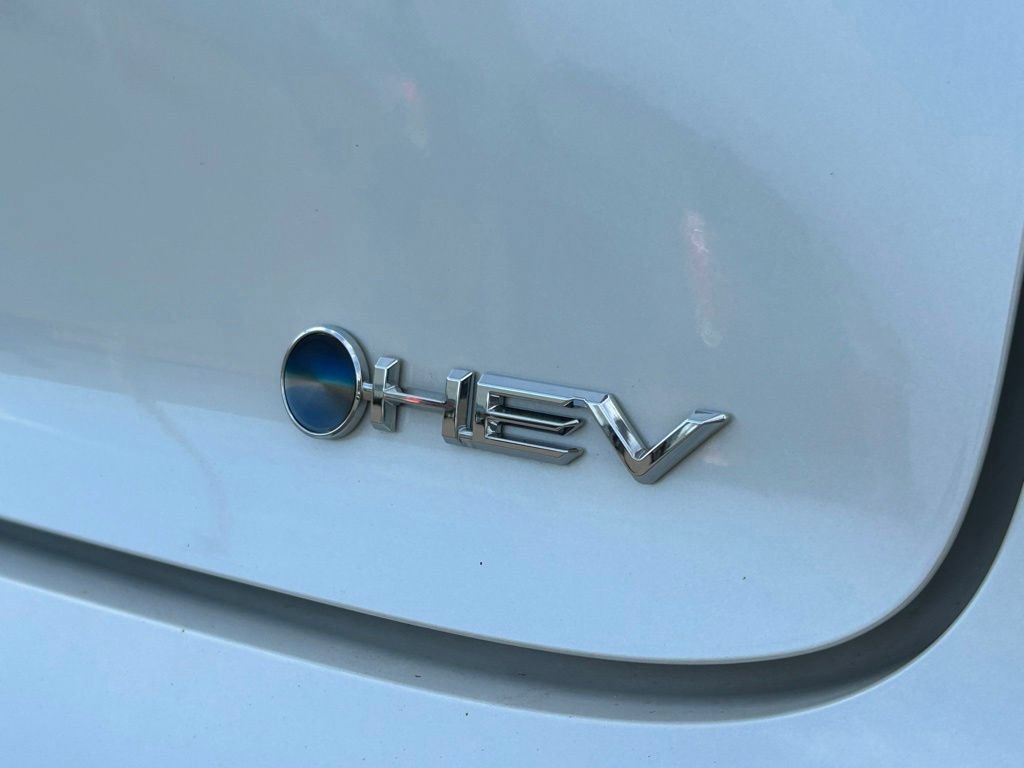 Used 2025 Toyota Prius LE FWD image 46