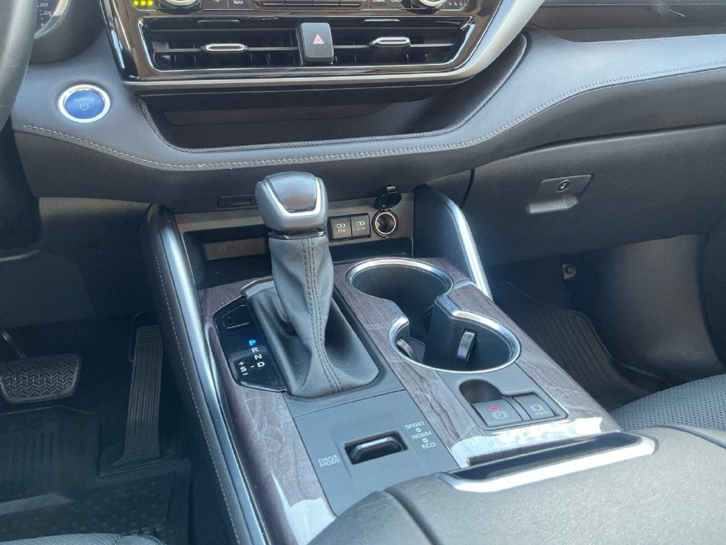 Used 2021 Toyota Highlander Limited AWD/4WD image 12