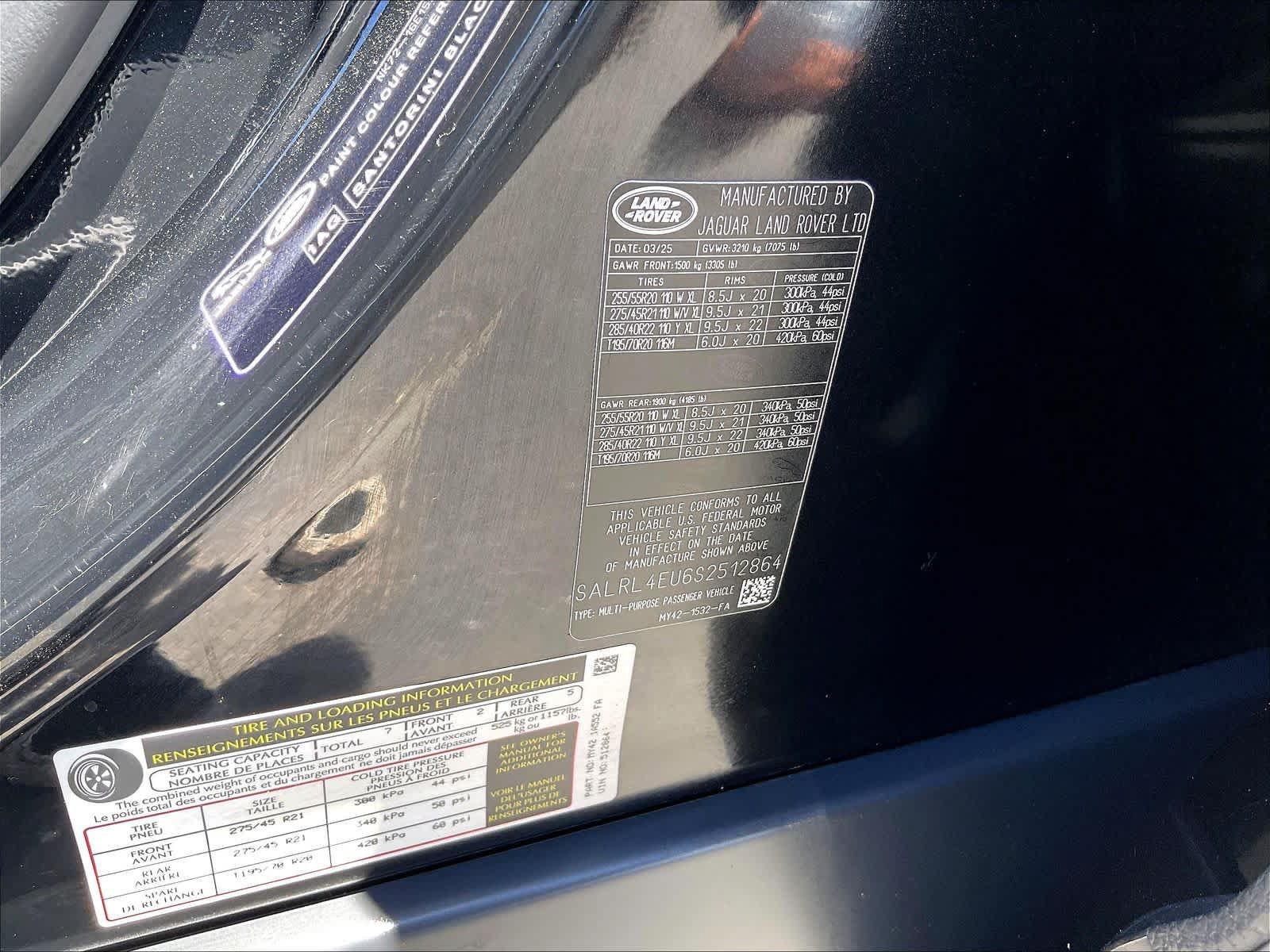 Used 2025 Land Rover Discovery Dynamic SE AWD/4WD image 33