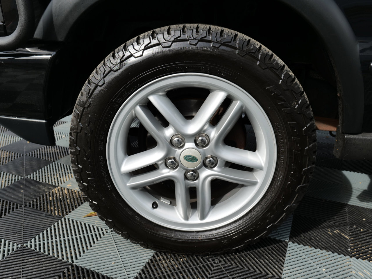 Used 2004 Land Rover Discovery SE image 87