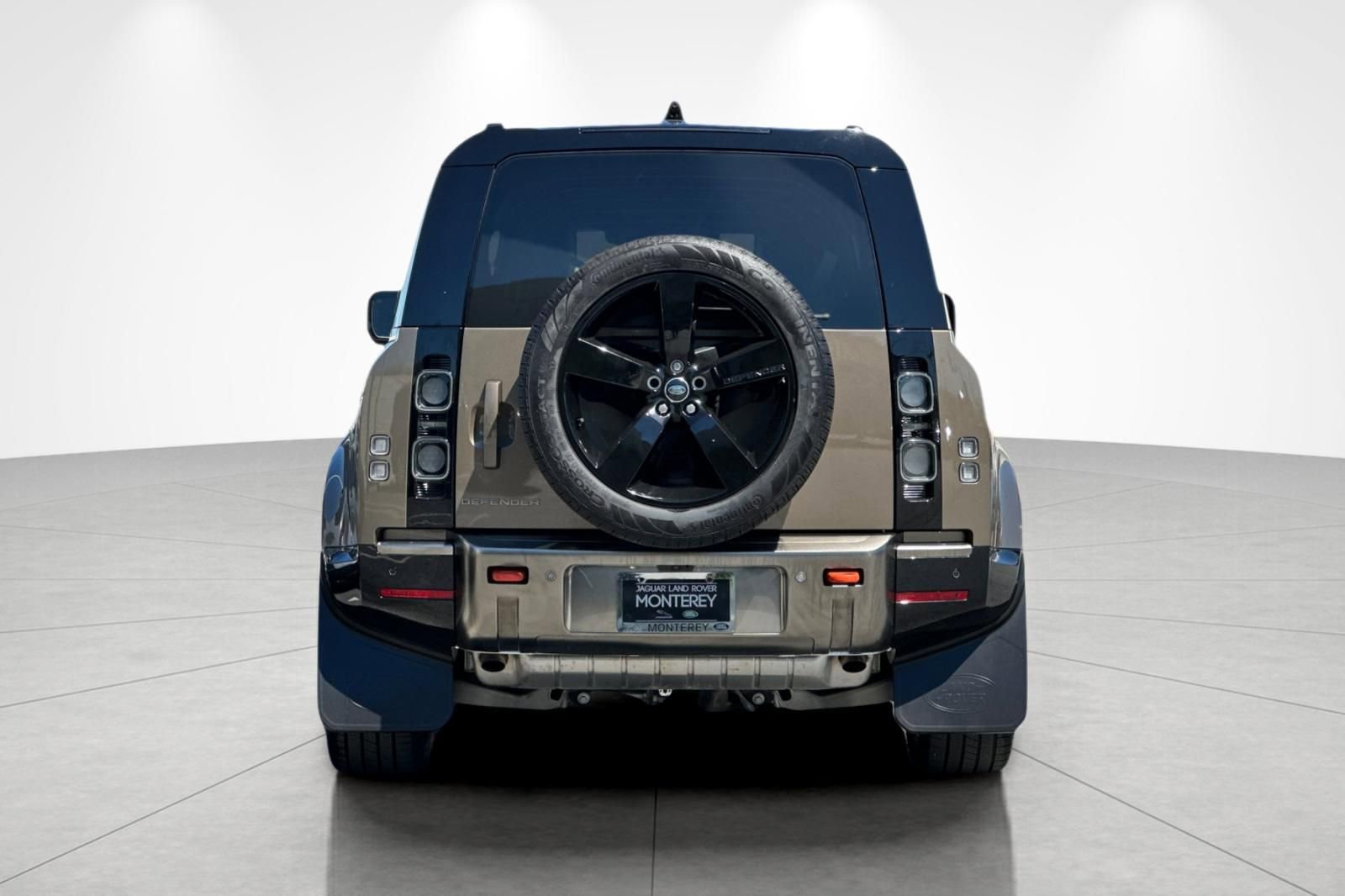 Used 2024 Land Rover Defender 110 X image 5