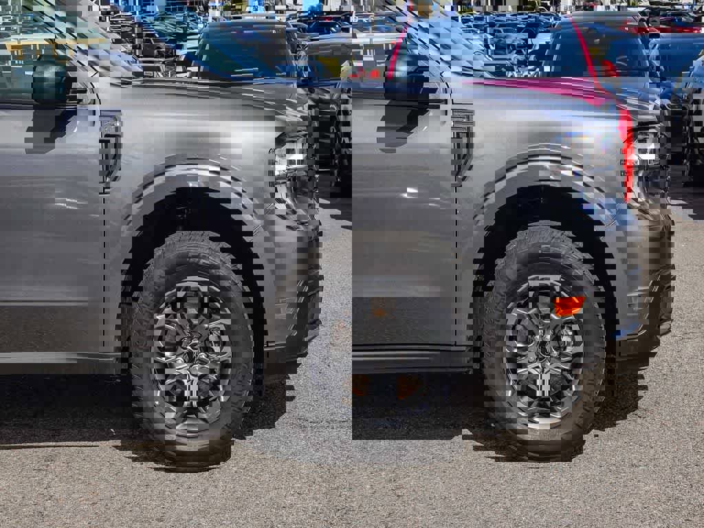 Used 2025 Ford Maverick XLT w/ Equipment Group 302A image 9