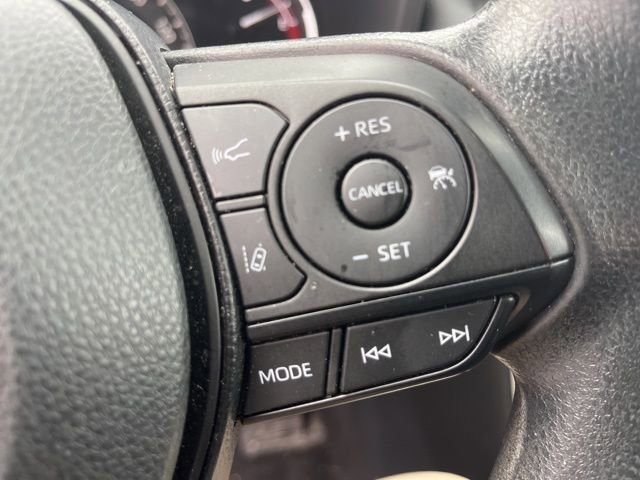 Used 2025 Toyota RAV4 XLE image 16