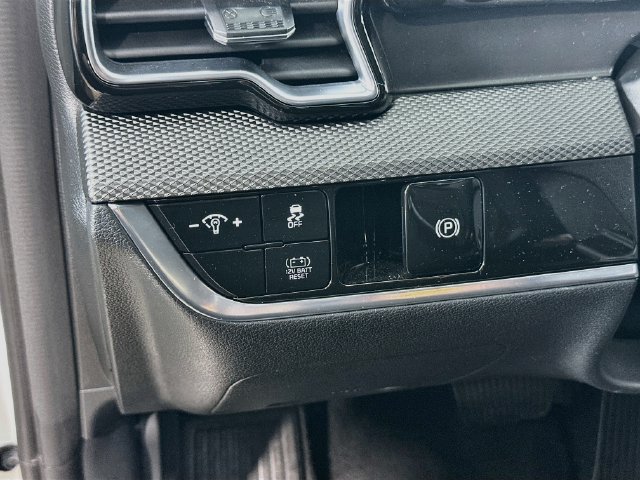 Used 2025 Kia Sportage LX AWD/4WD image 18