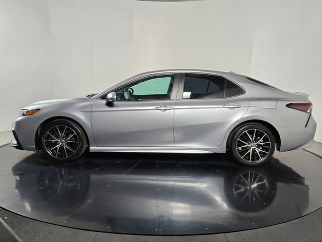 Used 2022 Toyota Camry SE w/ Carpet Mat Package (TMS) FWD image 3