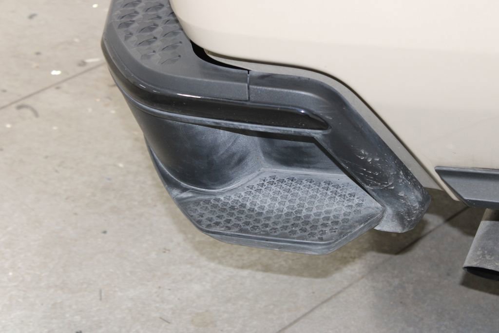 Used 2024 Chevrolet Colorado W/T image 12