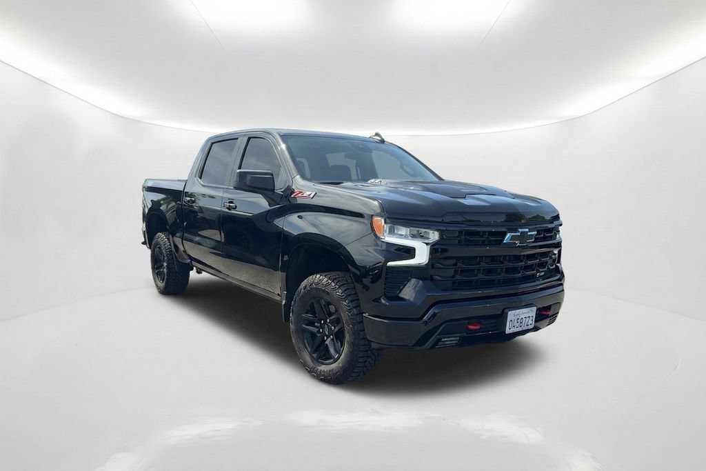 Used 2024 Chevrolet Silverado 1500 LT Trail Boss w/ Convenience Package II AWD/4WD image 3