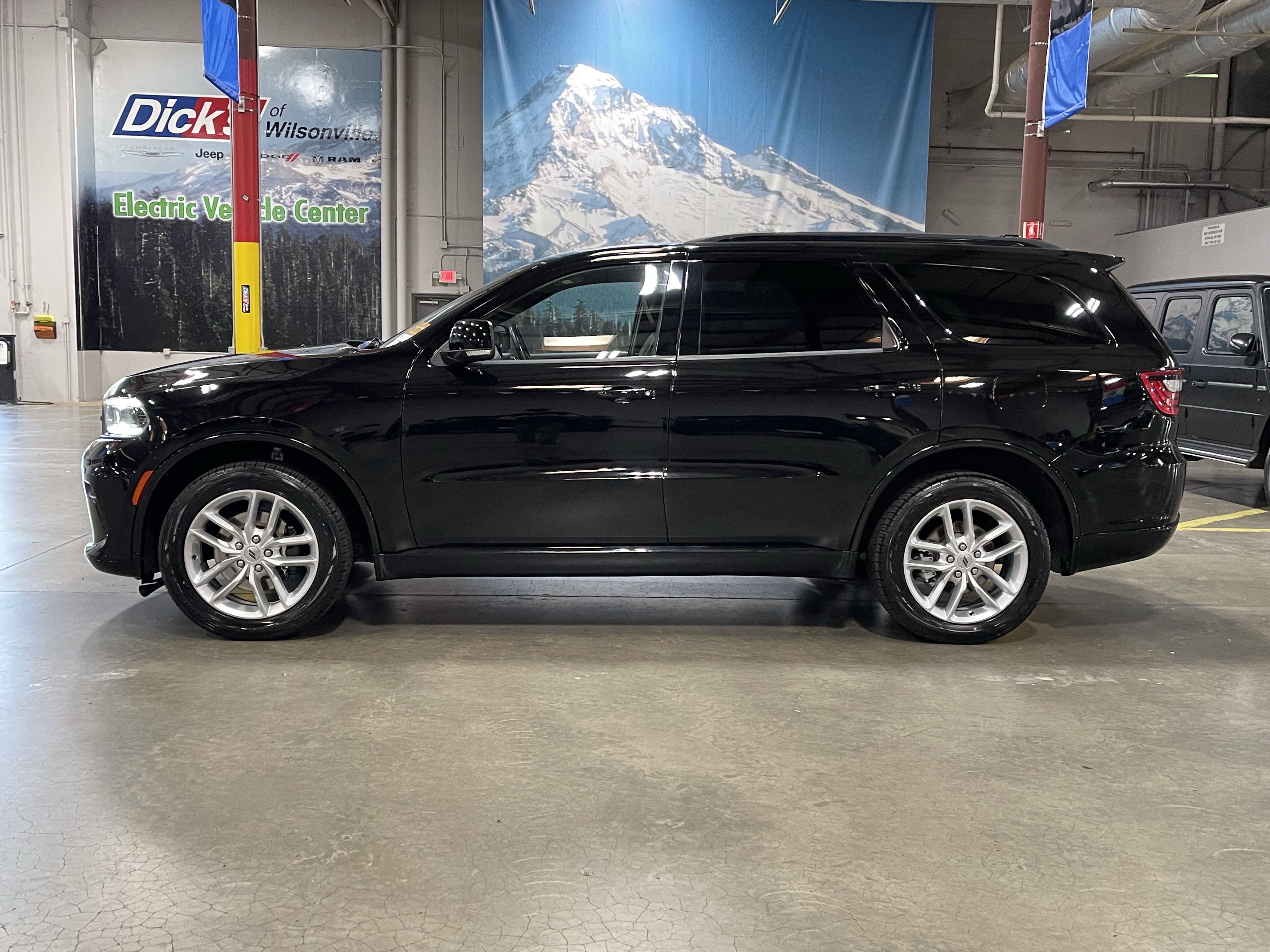 Certified 2024 Dodge Durango GT AWD/4WD image 2