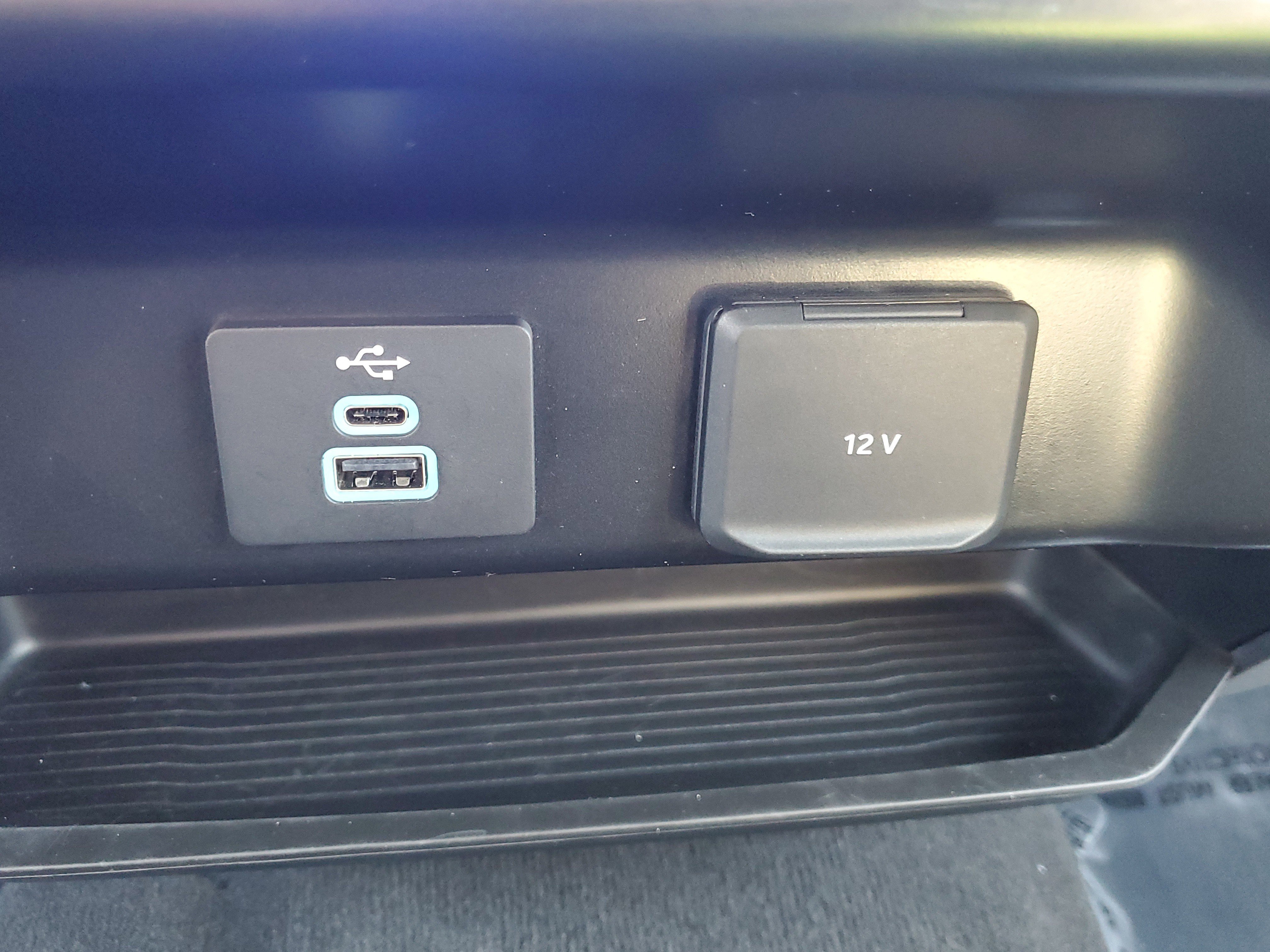 Used 2024 Ford F250 Lariat w/ Sport Appearance Package image 26