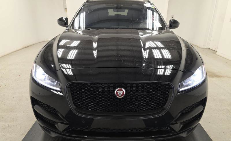 Used 2020 Jaguar F-PACE Premium image 2