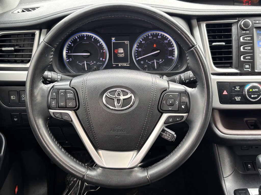 Used 2019 Toyota Highlander Limited w/ Carpet Mat Package (TMS) AWD/4WD image 38