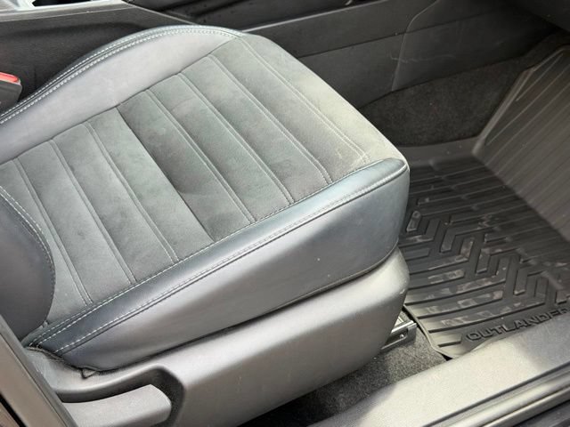 Used 2024 Mitsubishi Outlander SE FWD image 13