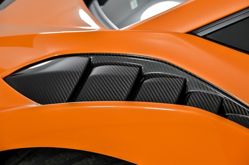 Used 2022 Lamborghini Huracan STO RWD image 6