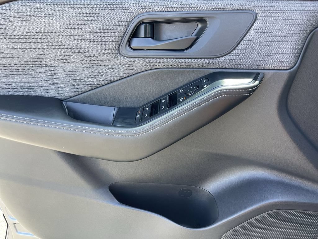 Used 2021 Nissan Rogue S FWD image 21